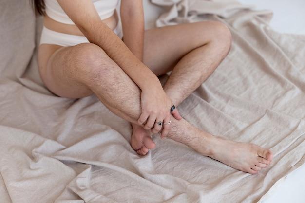 Чем опасен синдром беспокойных ног: разбираемся в деталях
